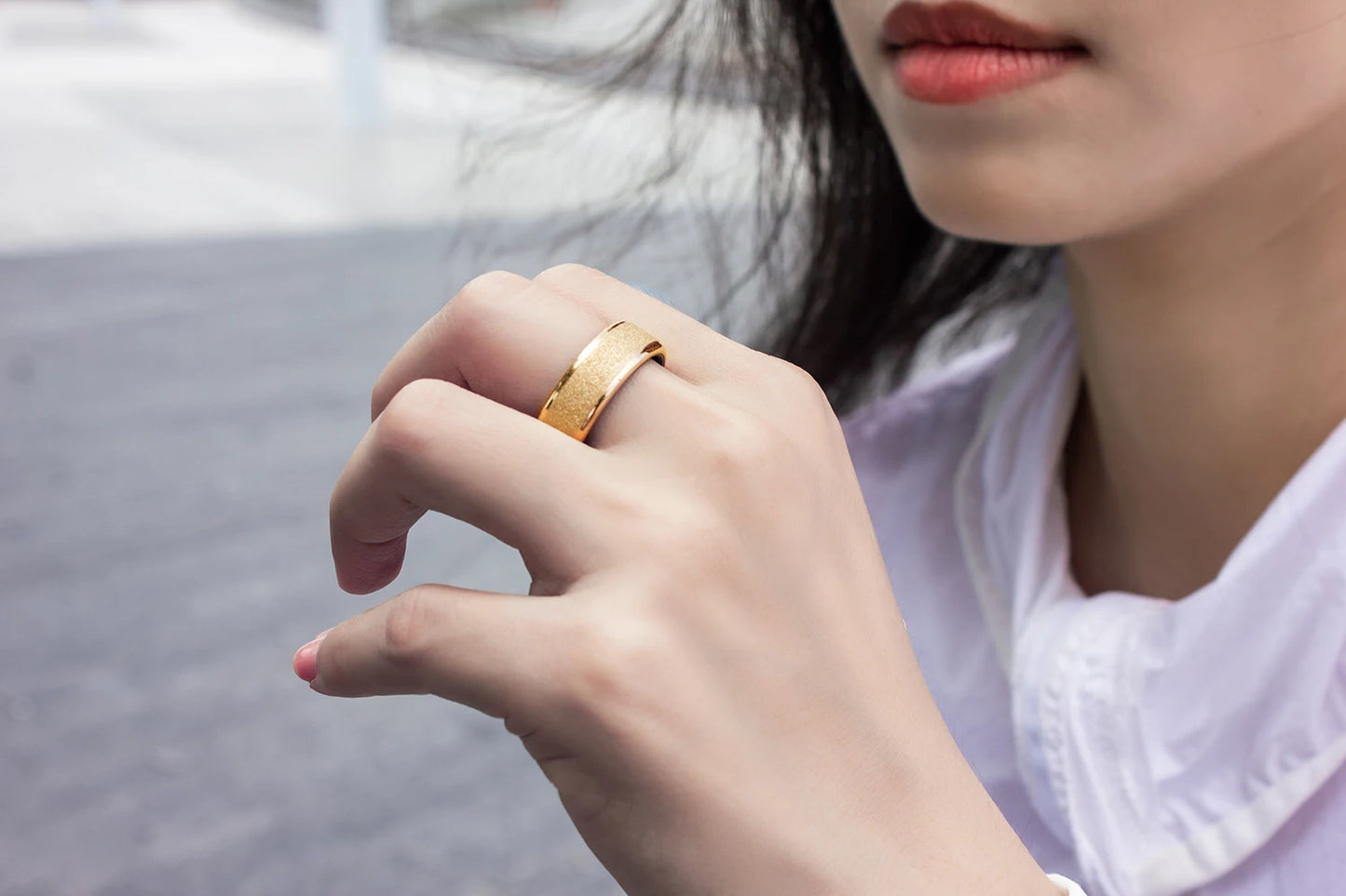 new R10 smart ring to track your health